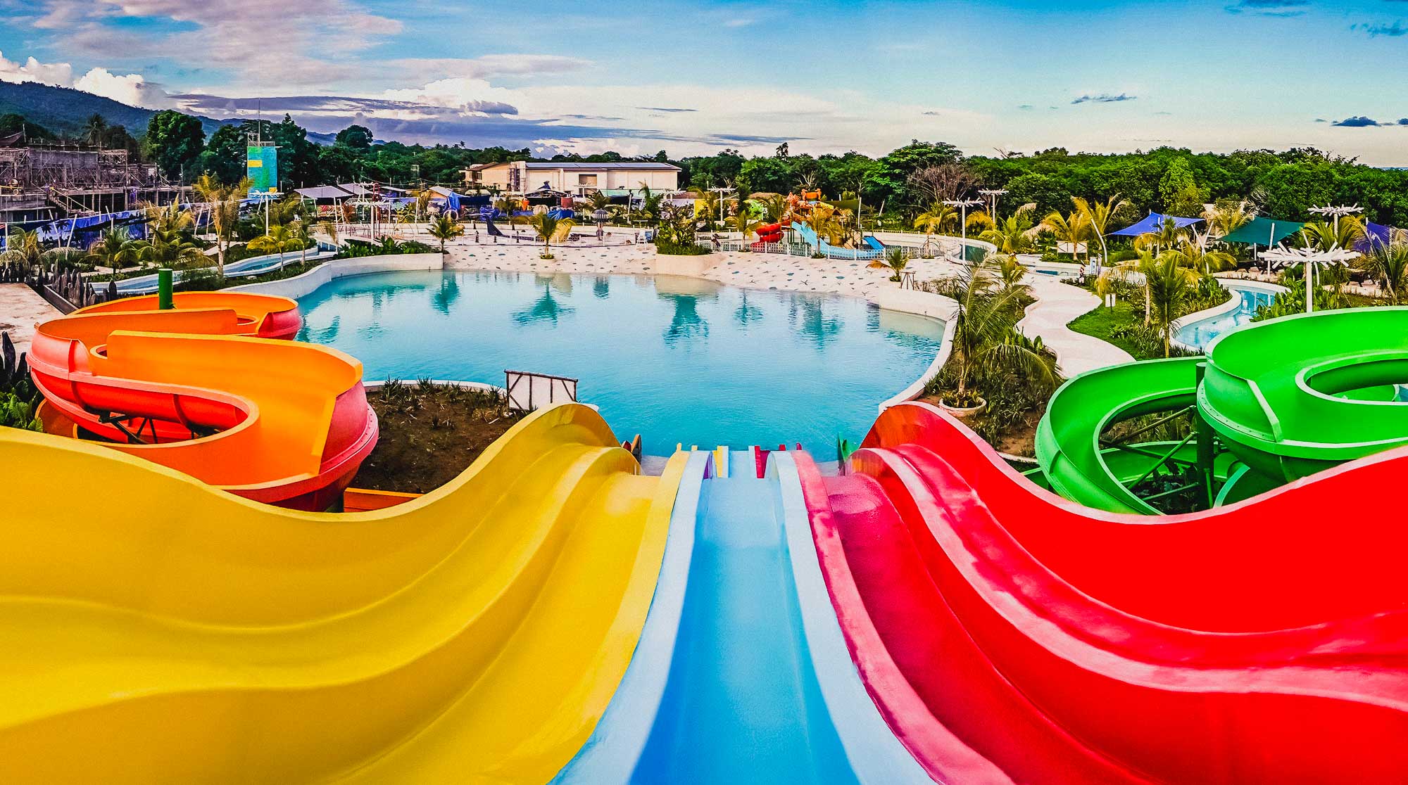 palawan-waterpark_velocity-and-vortex-aqua-slides