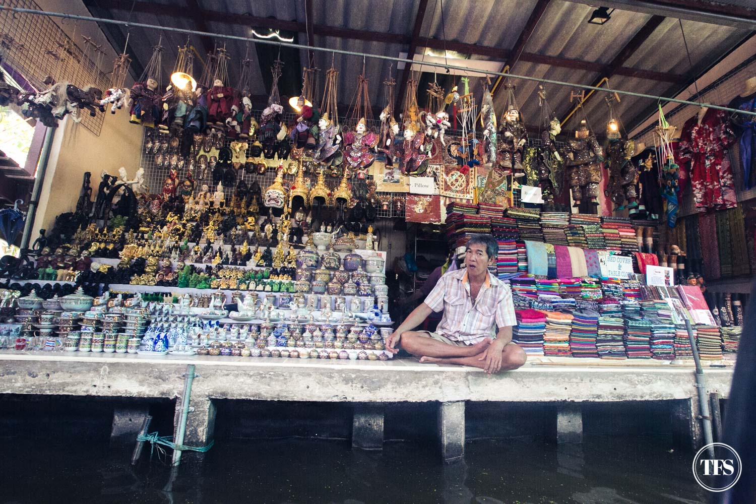 floating village thailand